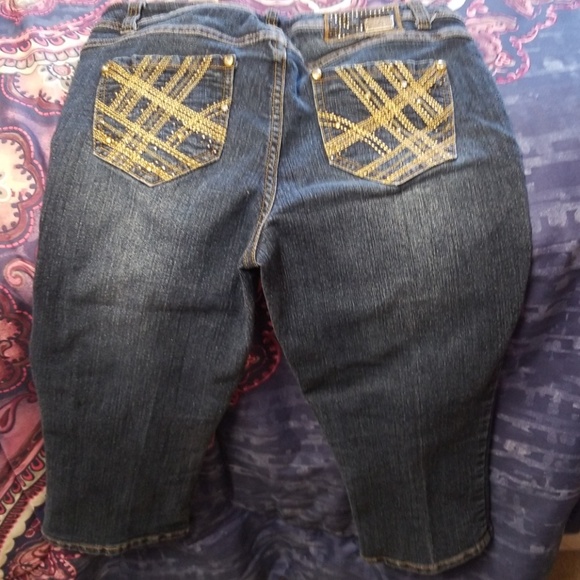 Jeans - Picture 2 of 3